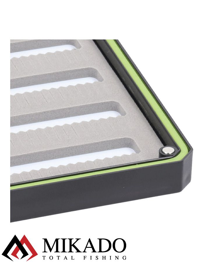 Коробочка для мормышек и мушек Mikado Fly на магнитах (13,5 x 8,5 x 2,0 см.) чёрная